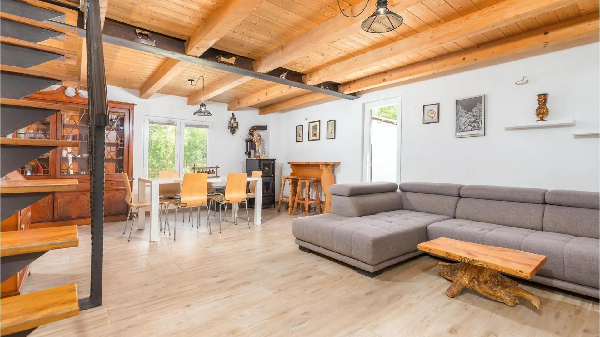 Beautiful Home In Krnicari With Wifi Pifari