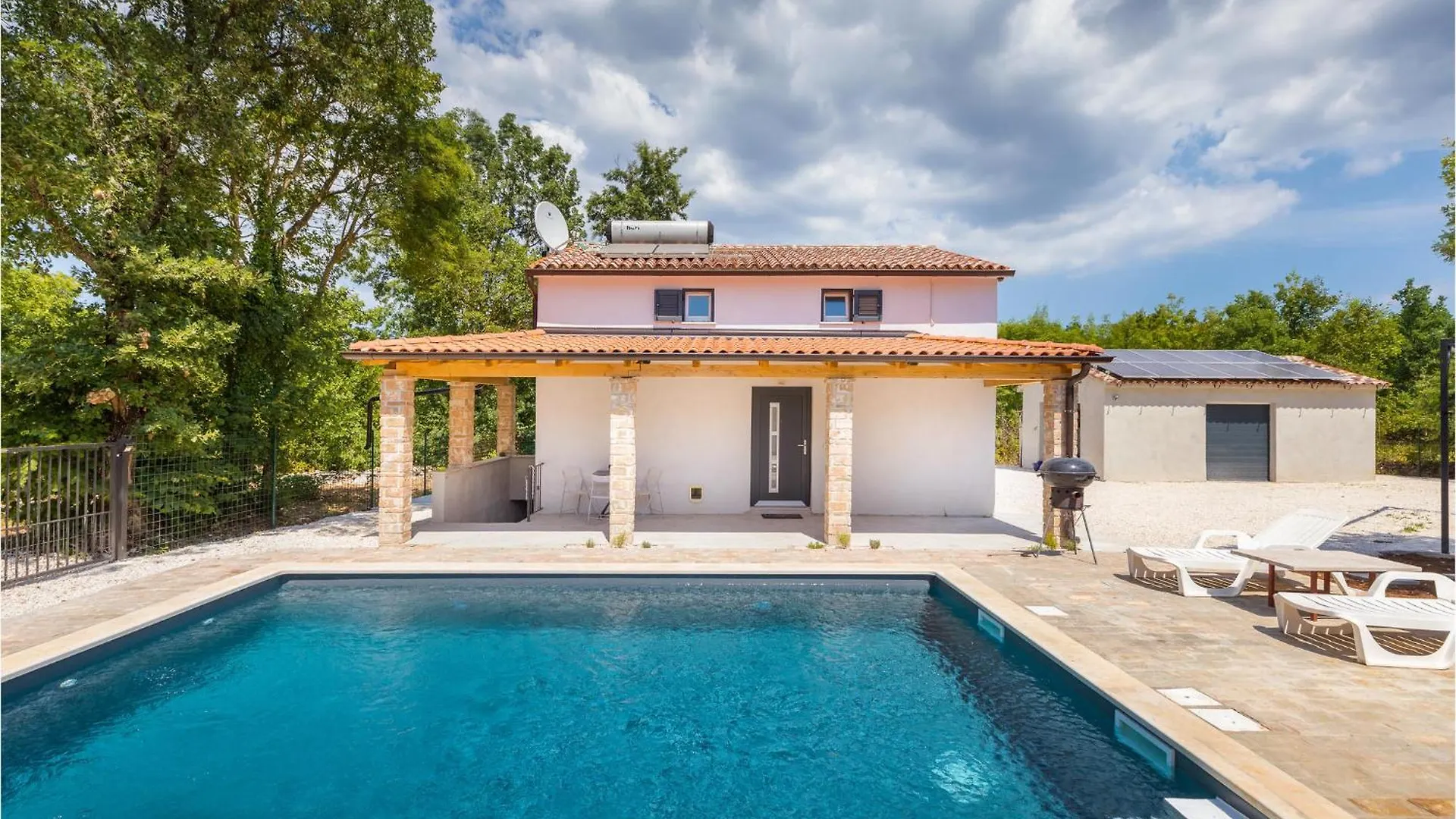Σπίτι διακοπών Beautiful Home In Krnicari With Wifi Pifari