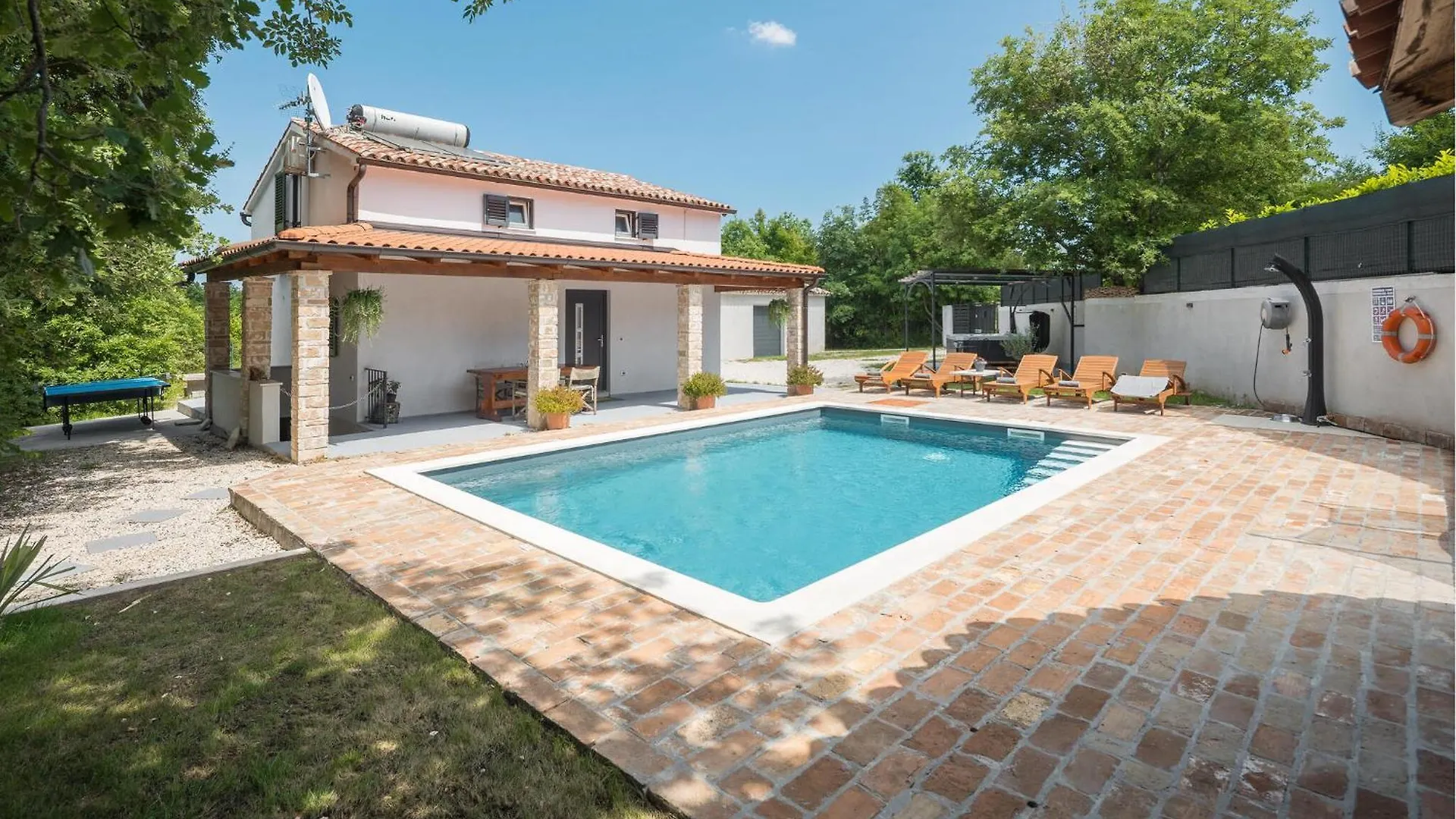 Beautiful Home In Krnicari With Wifi Pifari